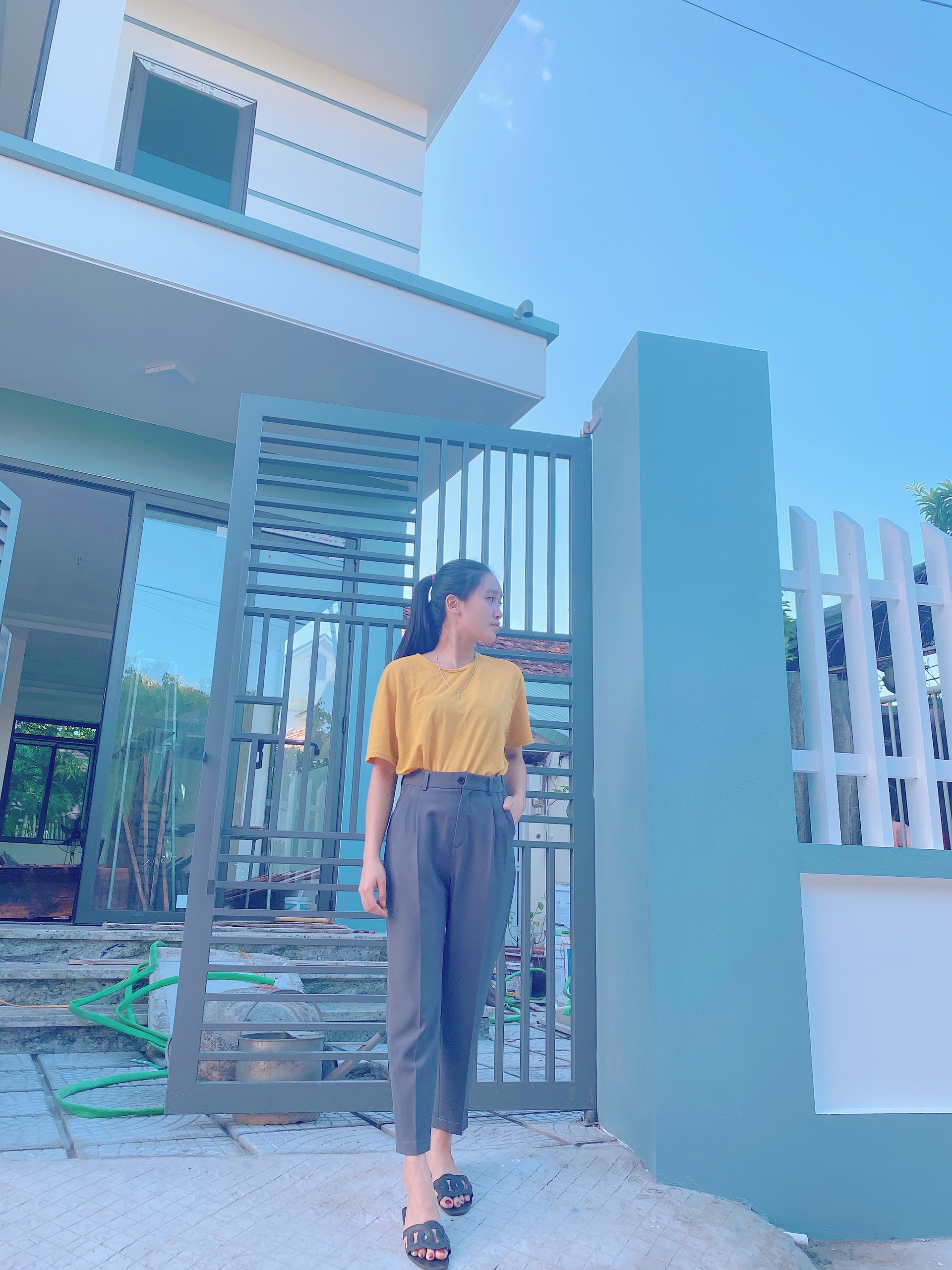 Quần vải dáng suông