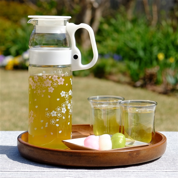 Bình nước thủy tinh chịu nhiệt Iwaki 1.3 Lít họa tiết hoa Sakura Nhật Bản
