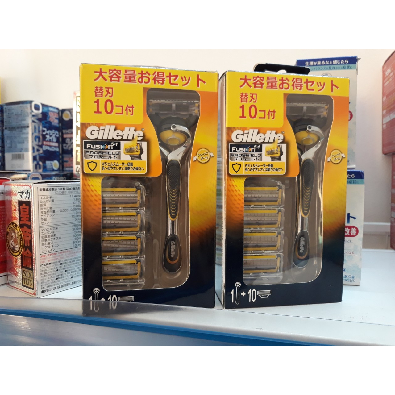 Sét Cán Kèm 10 Lưỡi Dao Cạo Râu Gillette Fusion 5+1 Nhật Bản