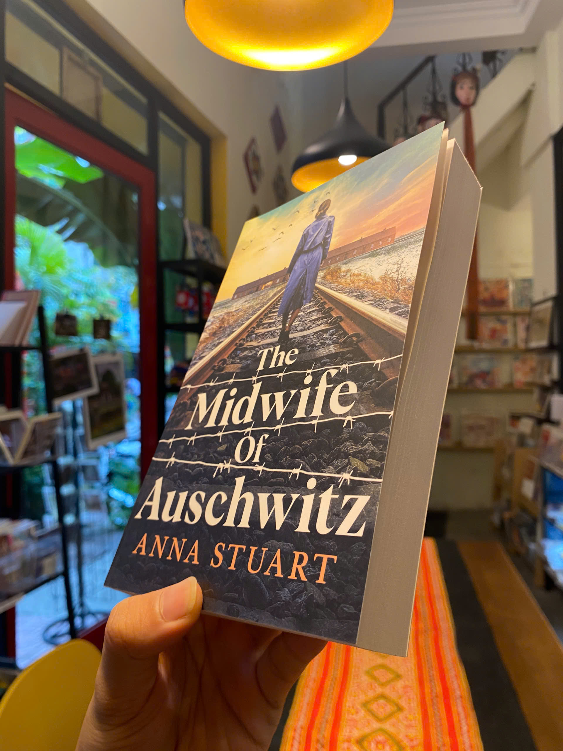 Sách - The Midwife of Auschwitz: A Heartbreaking True Story, Gripping World War 2 Historical Novel by Anna Stuart