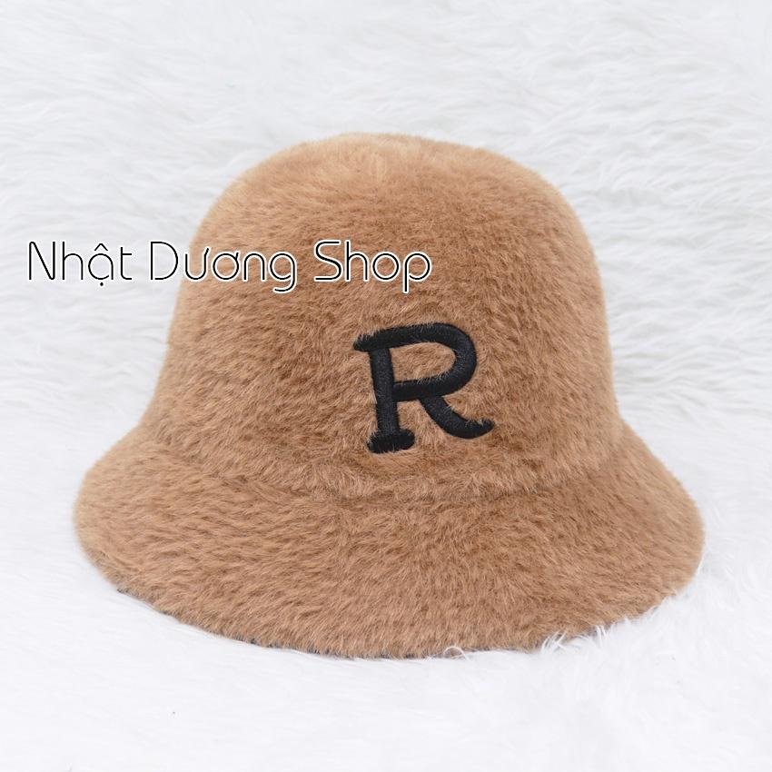 Mũ bo cụp lông thỏ, nón tài bèo vành tròn hàng quảng châu thêu chữ R, vành rộng 5cm phù hợp cho các bạn nữ đi du lịch.