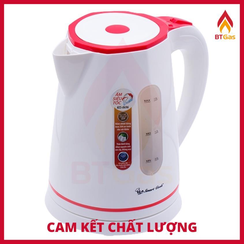 Ấm siêu tốc, bình đun nước siêu nhanh, thân nhựa nguyên sinh an toàn Smartcook KES-0696 - Hàng chính hãng