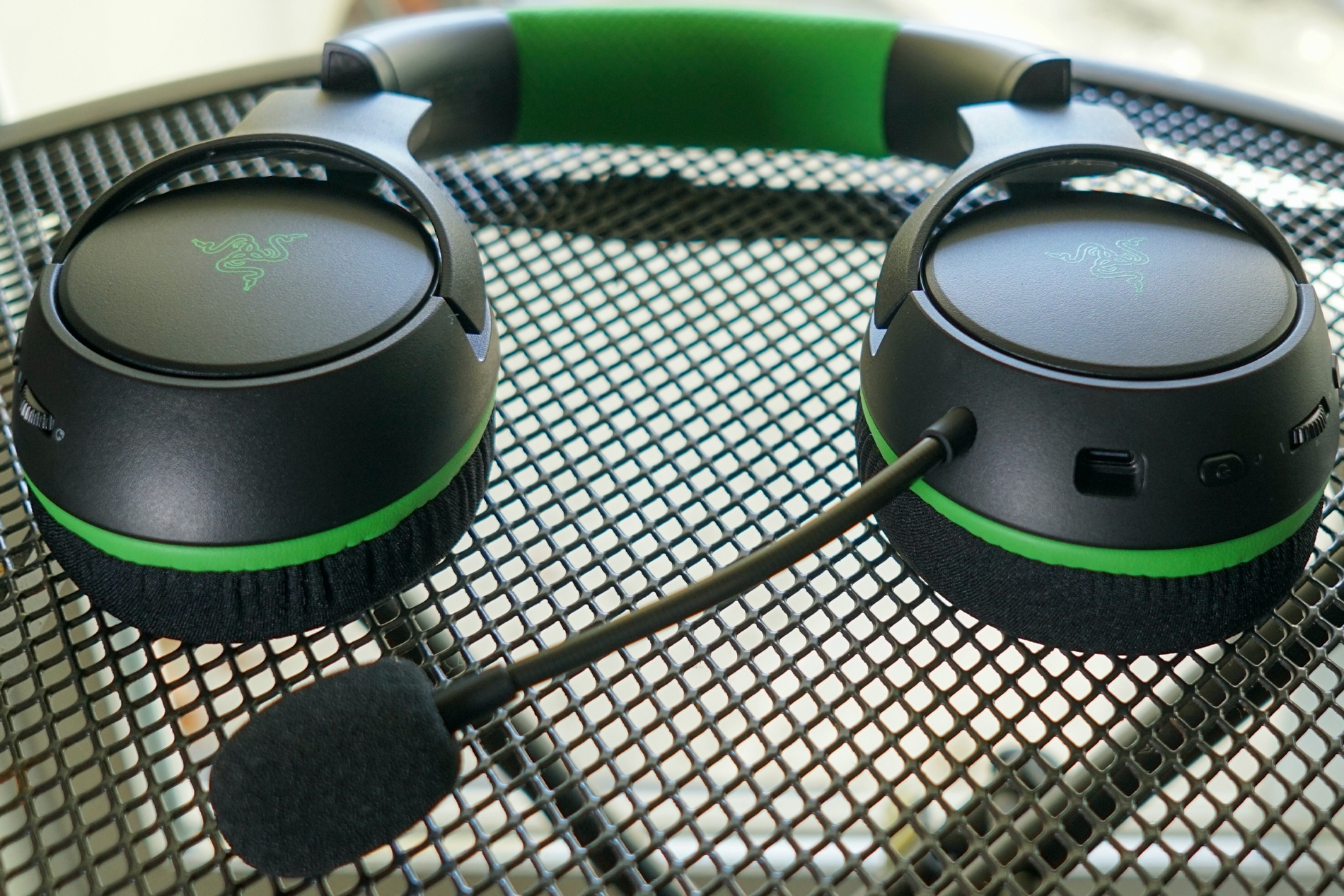 Tai nghe không dây choàng đầu Razer Kaira Pro for Xbox-Wireless Gaming and Mobile Headset_Mới, hàng chính hãng