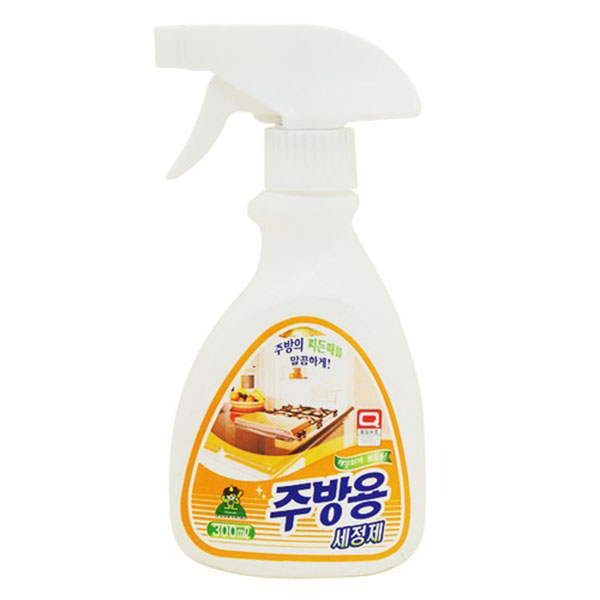 Chai xịt tẩy vệ sinh nhà bếp Sado