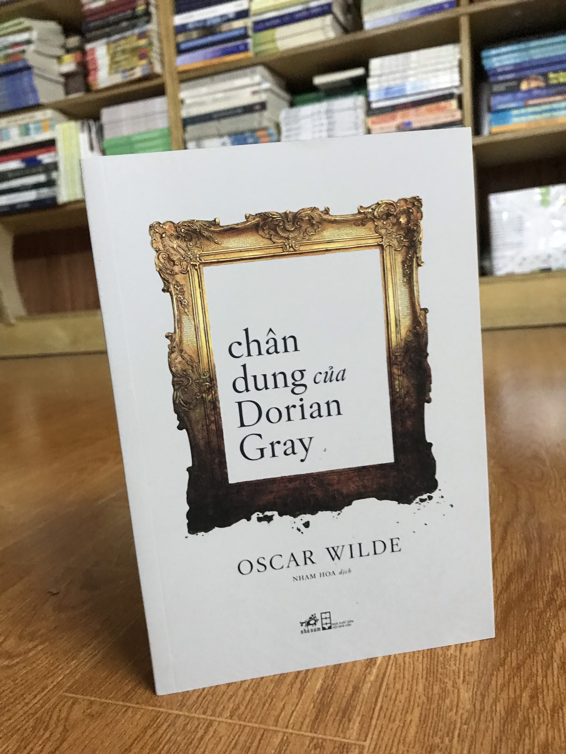 Combo sách hay: Nhảy nhảy nhảy + Chân dung Dorian Gray (tặng kèm bookmark)