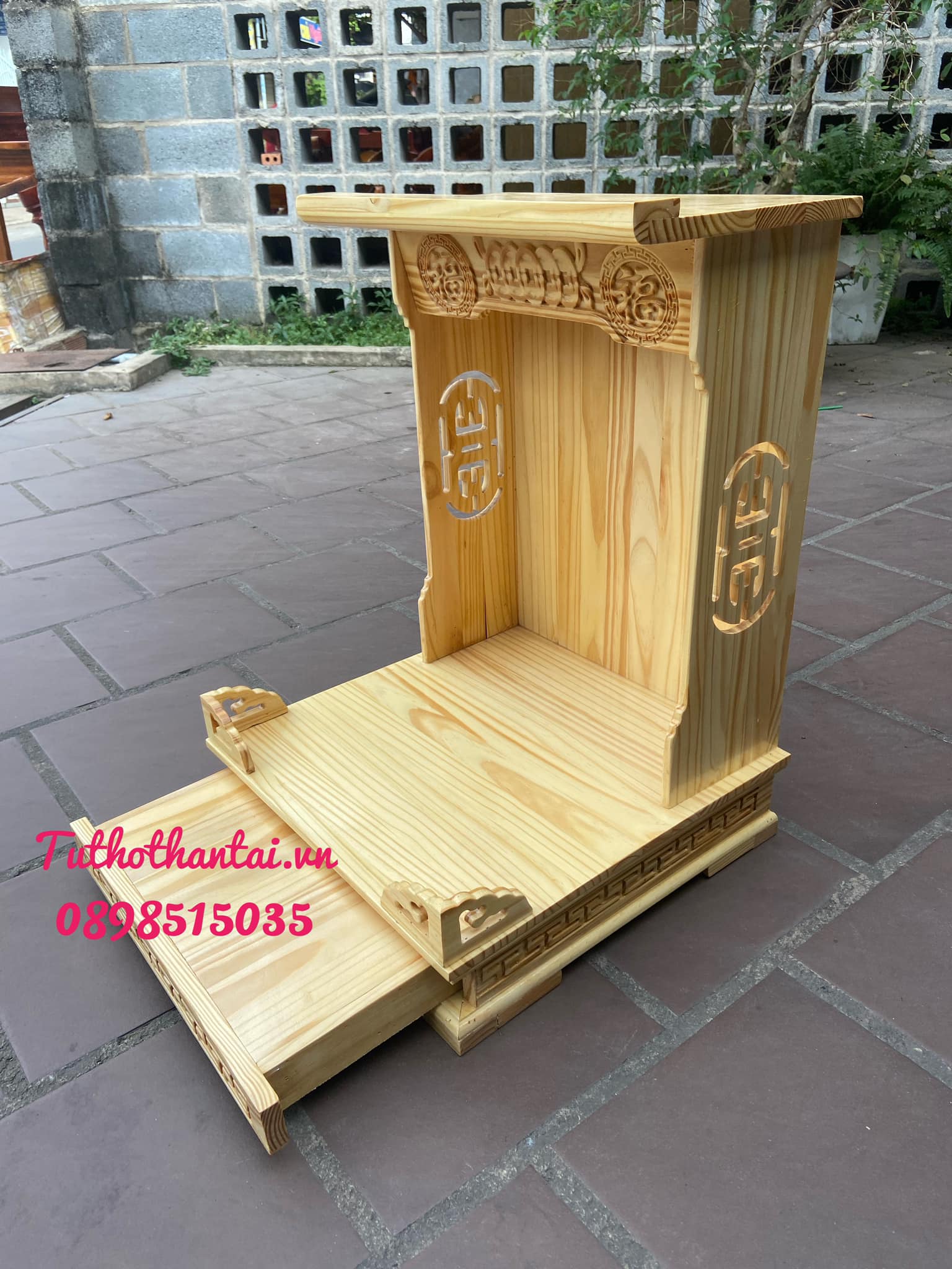 Bàn thờ thần tài ông địa mẫu hiện đại