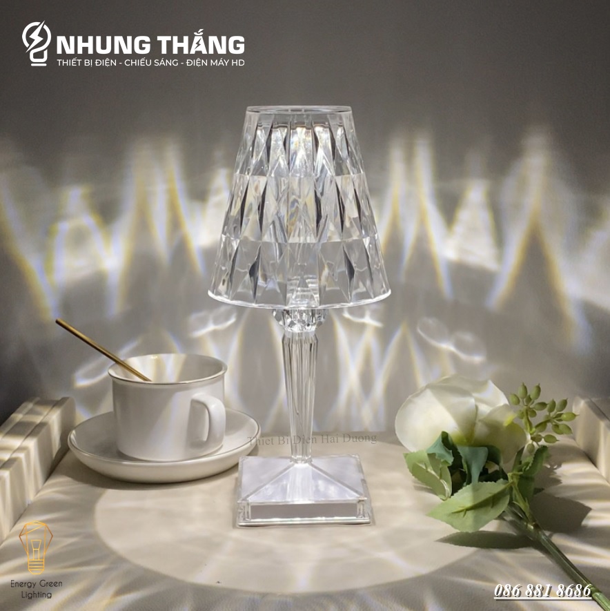 Đèn Bàn Pha Lê Cảm Ứng Cao Cấp DB-983 - Chuyển Đổi 16 Màu Sắc - Điều Khiển Từ Xa - Decor Trang Trí - Pin Sạc Tích Điện - Có Video