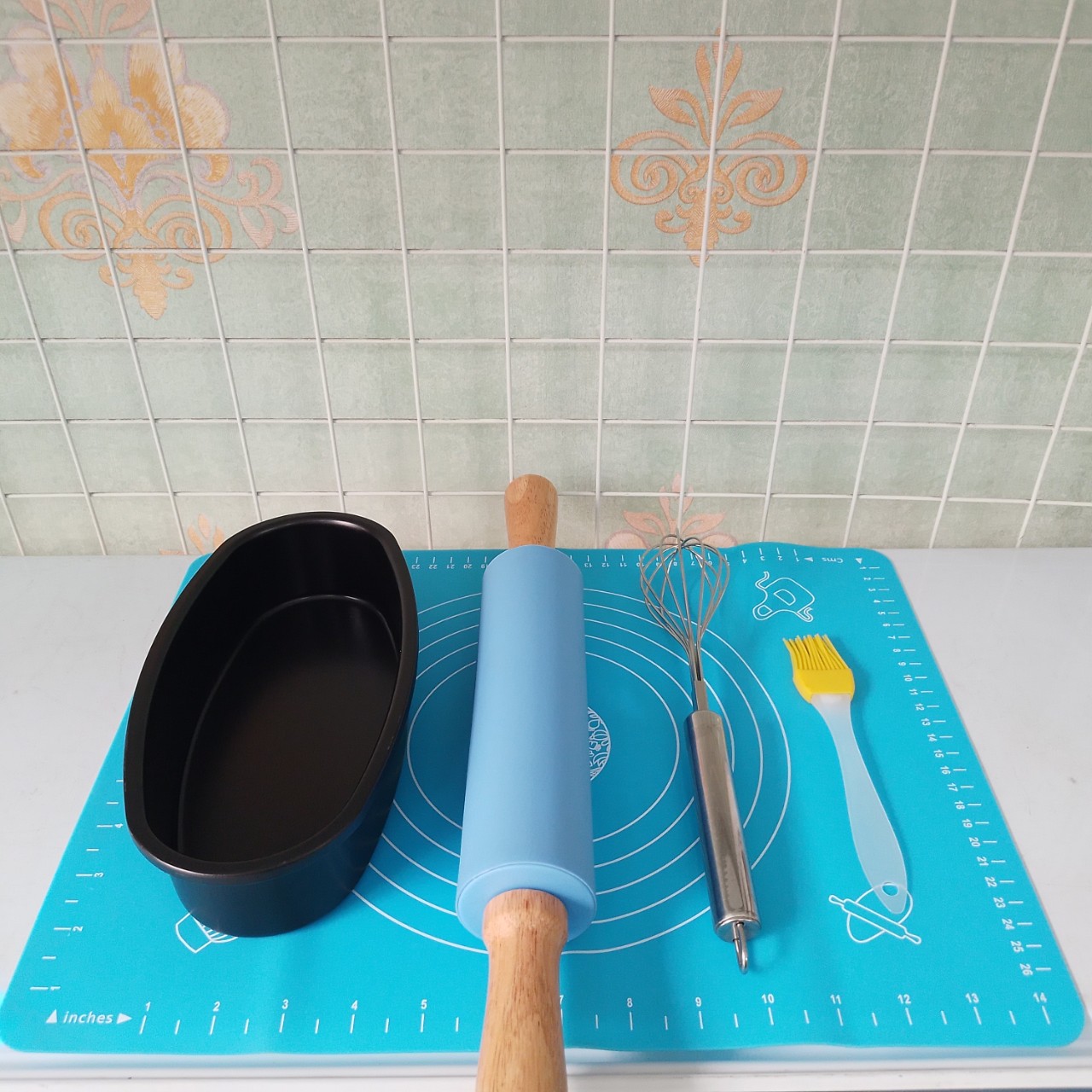 Combo 5 dụng cụ làm bánh: thảm cán bột silicon 30x40cm, chày silicon 38cm, phơi trứng, khuôn bánh oval - Tặng chổi phết dầu
