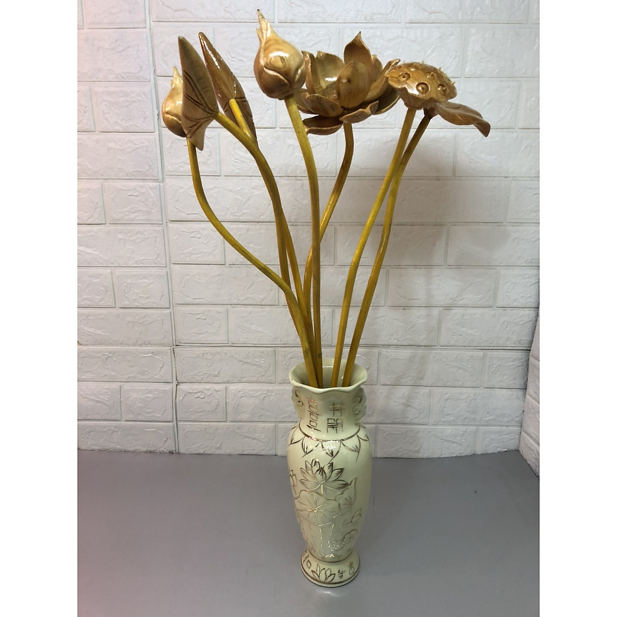 Combo Lọ hoa sứ và hoa sen thờ gỗ PM Hoa cao 67 cm đk hoa 16 cm đk lá 16 cm lọ cao 30 cm