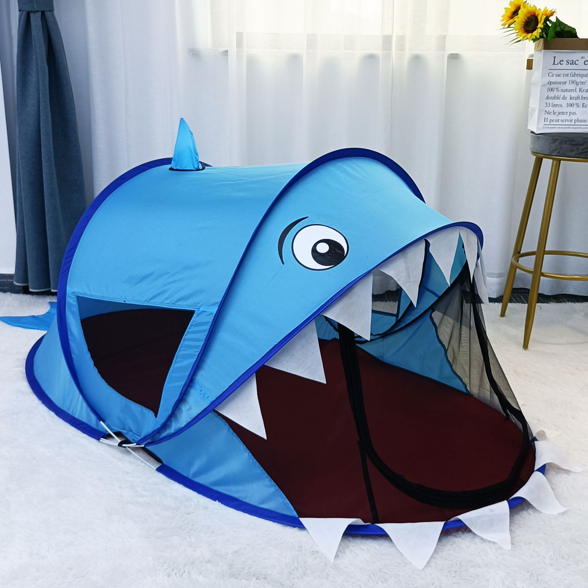 Lều cho trẻ em hình cá mập baby shark