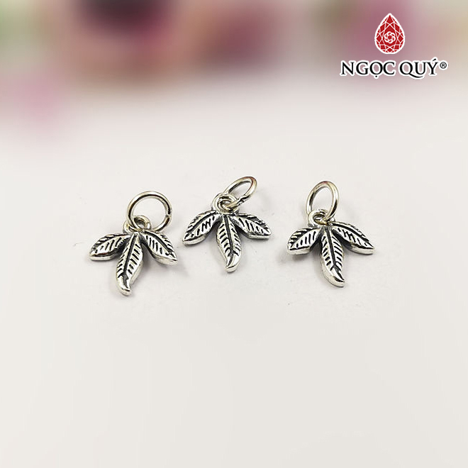 Charm bạc hình lá phong treo - Ngọc Quý Gemstones