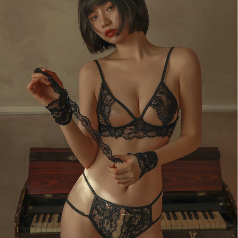 Bộ đồ lót ren sexy hở ngực kèm vòng tay và bịt mắt TK2588