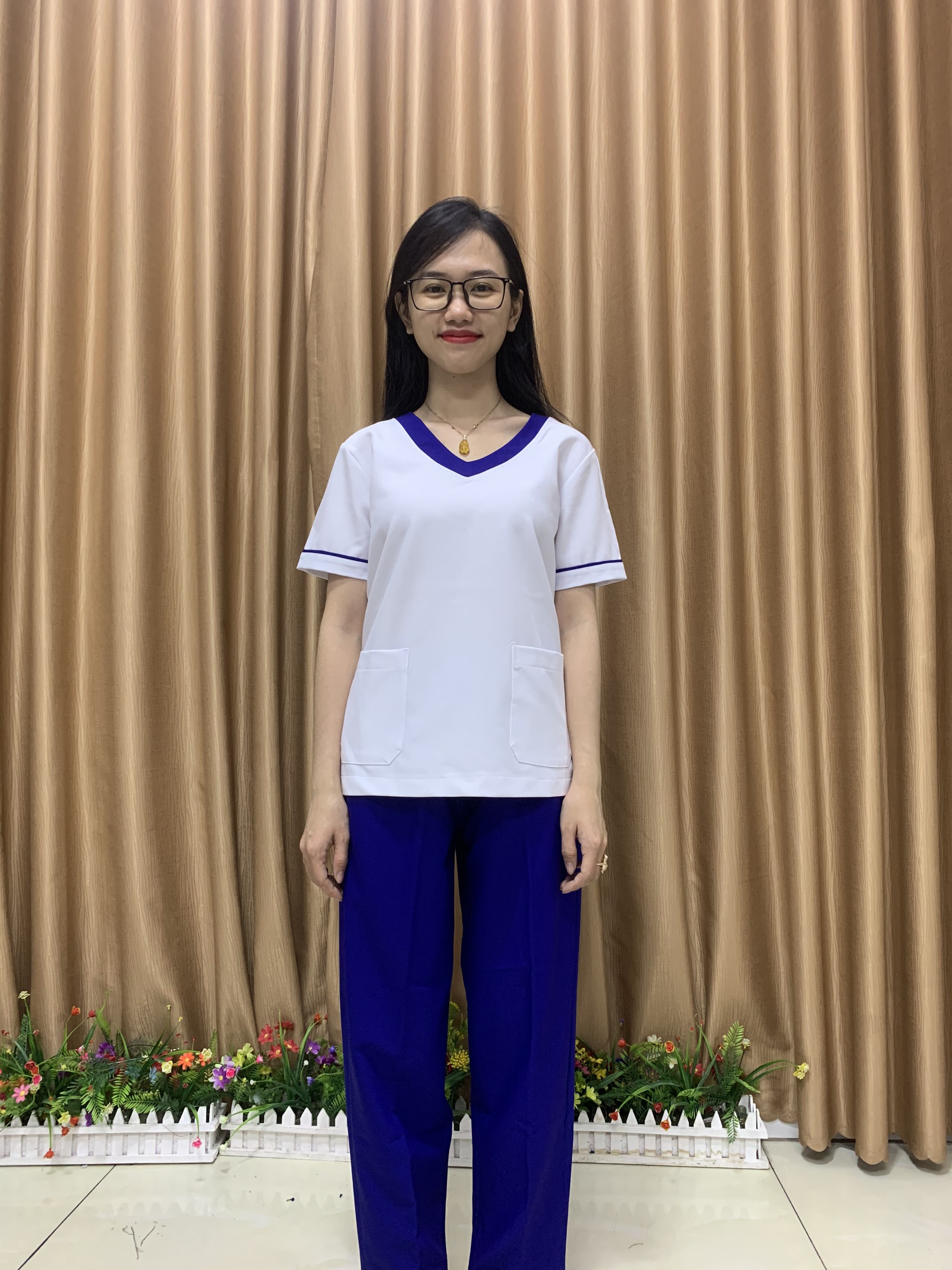 Bộ Scrubs nữ - Size XL - Trắng cổ bích