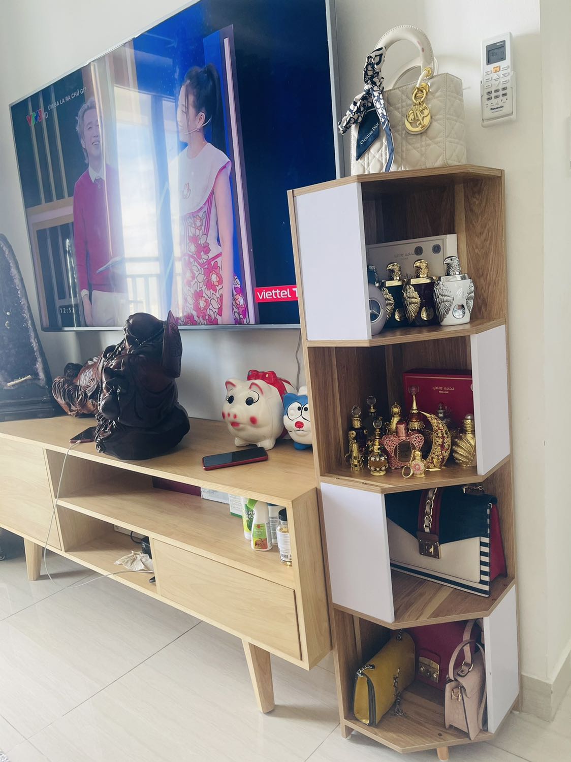 Kệ ngũ giác 4 tầng kê góc tường Trường Phúc DEKO