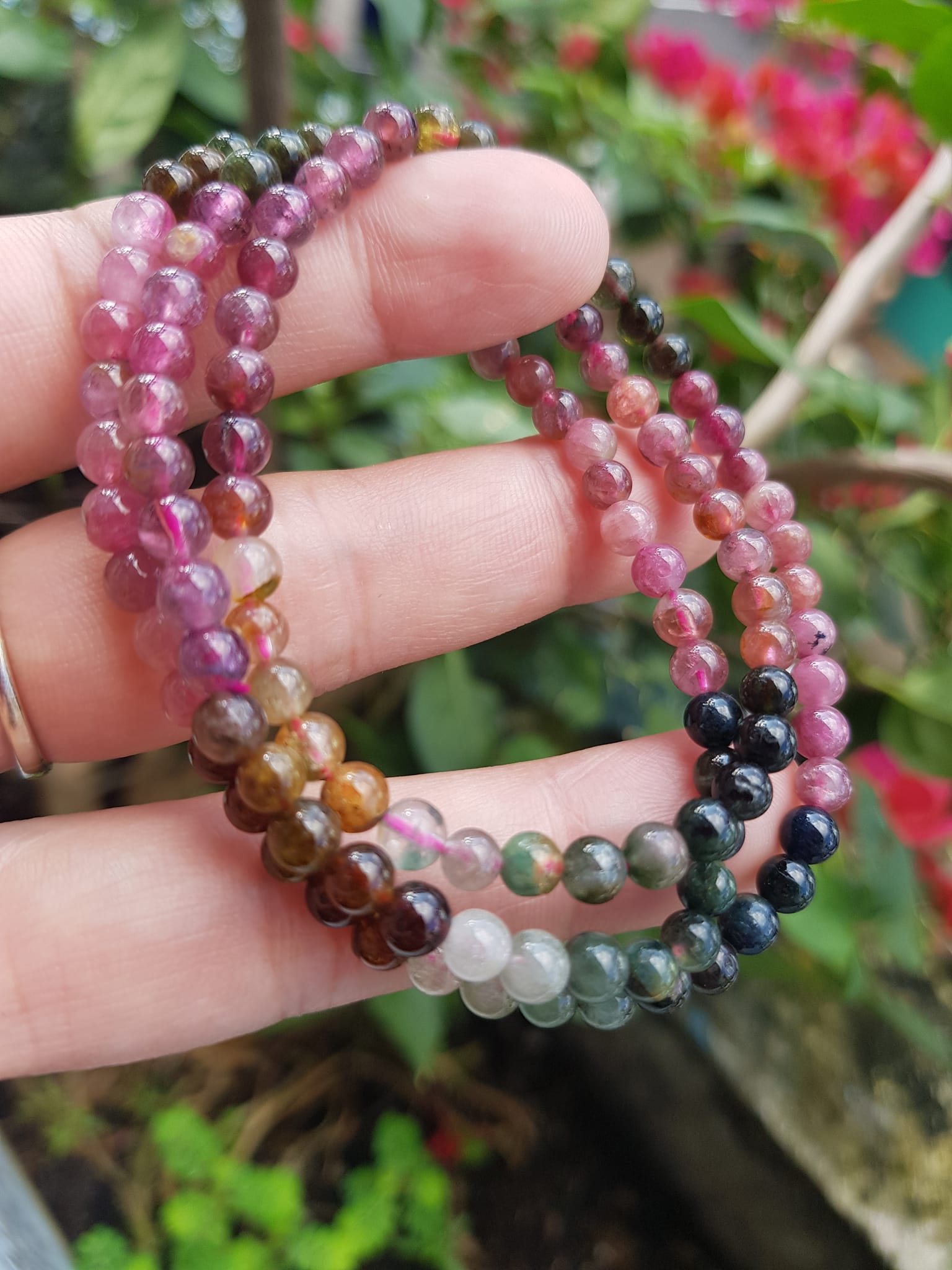 Vòng tourmaline đẹp 3 line size hạt 4mm chất liệu 100% đá thiên nhiên nữ đeo rất rất xinh tay ạ