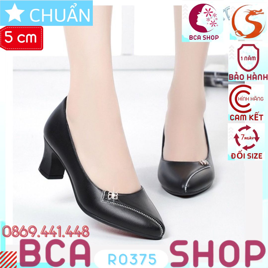 Giày cao gót nữ 5p RO375 ROSATA tại BCASHOP mũi tròn nhẹ nhấn 1 đường hạt lấp lánh - màu đen