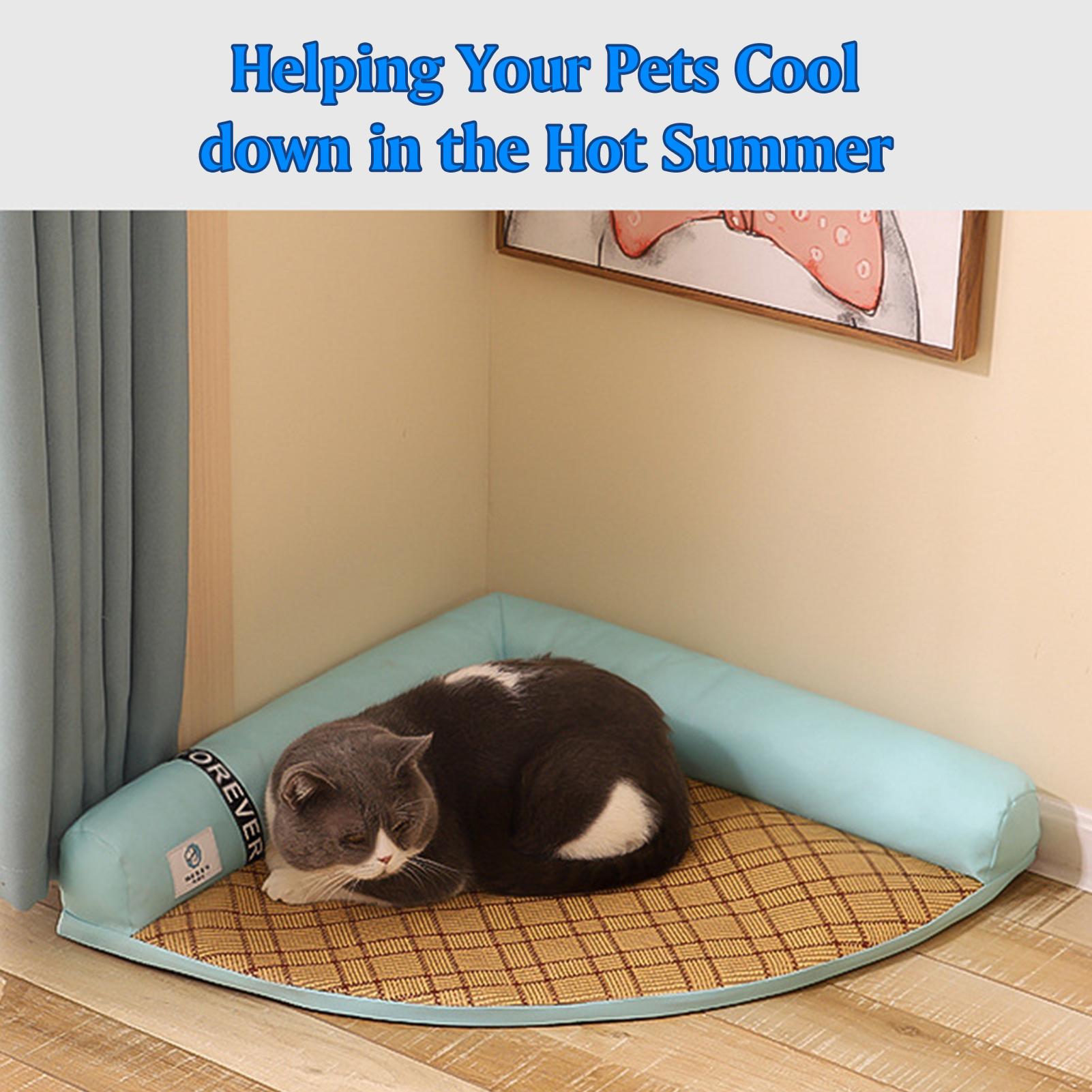 Thảm mùa hè cho chó mèo thiết kế hình tam giác, Chất liệu cao cấp Chống xước và dễ lau chùi.Bề mặt có thể hấp thụ nhiệt và mồ hôi