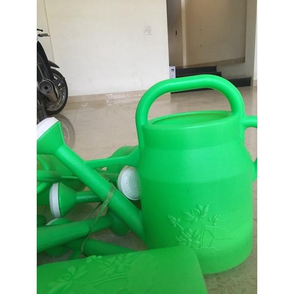 Bình nhựa tưới cây 6 lít và 8 lít giá rẻ