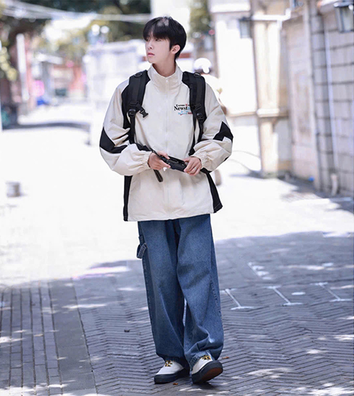 Áo Khoác Dù Nam Chất Đẹp Xịn Form Rộng 2 Lớp Logo In Có 2 Size L,XL Trẻ Trung