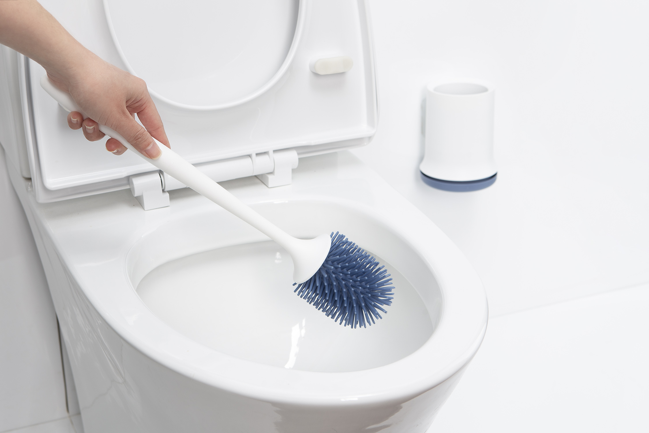 Chổi cọ toilet đầu silicon Inochi Kirei (có hộp treo gắn tường)