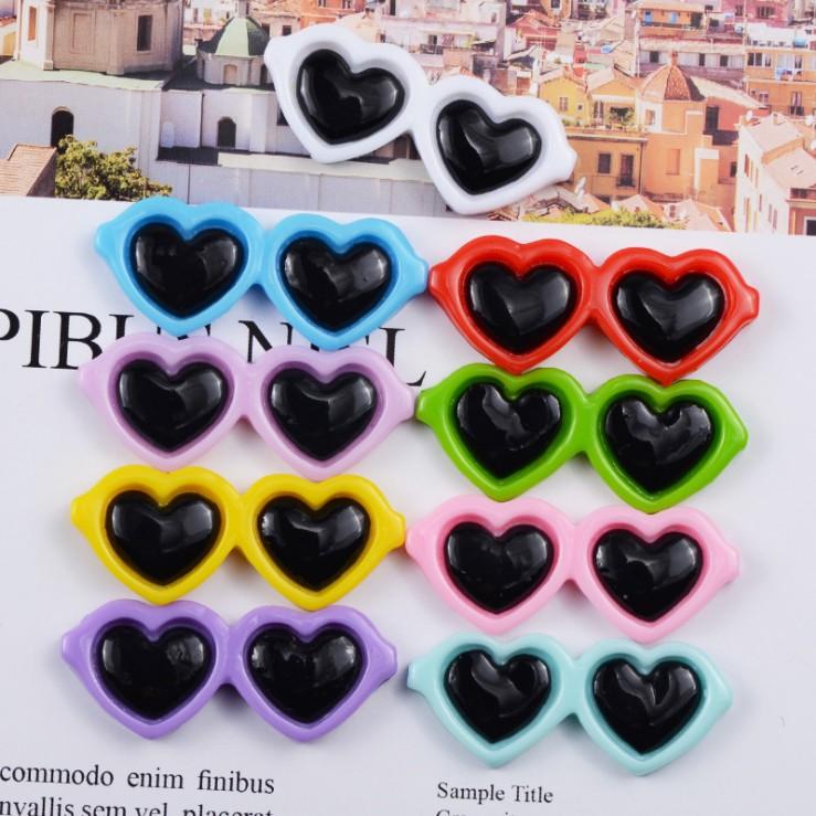Chuyên Charm * Charm mắt kính hình trái tim cho các bạn trang trí case, crocs, DIY