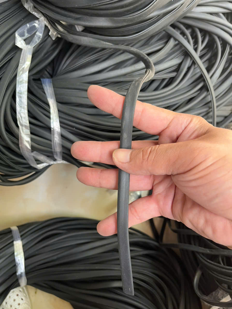 Dải cao su hình chữ U