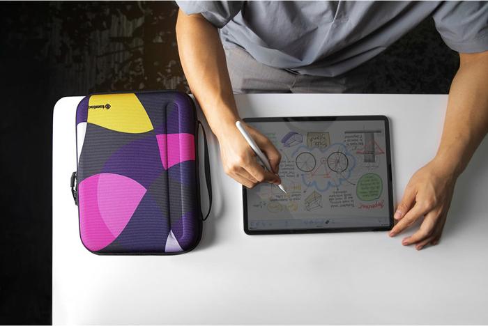 TÚI CHỐNG VA ĐẬP TOMTOC PORTFOLIO HOLDER HARDSHELL IPAD PRO 9.7-11INCH & TABLET/NOTEBOOK