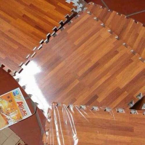 Thảm xốp vân gỗ trải sàn 1 bộ 6 miếng KT 60x 60 cm