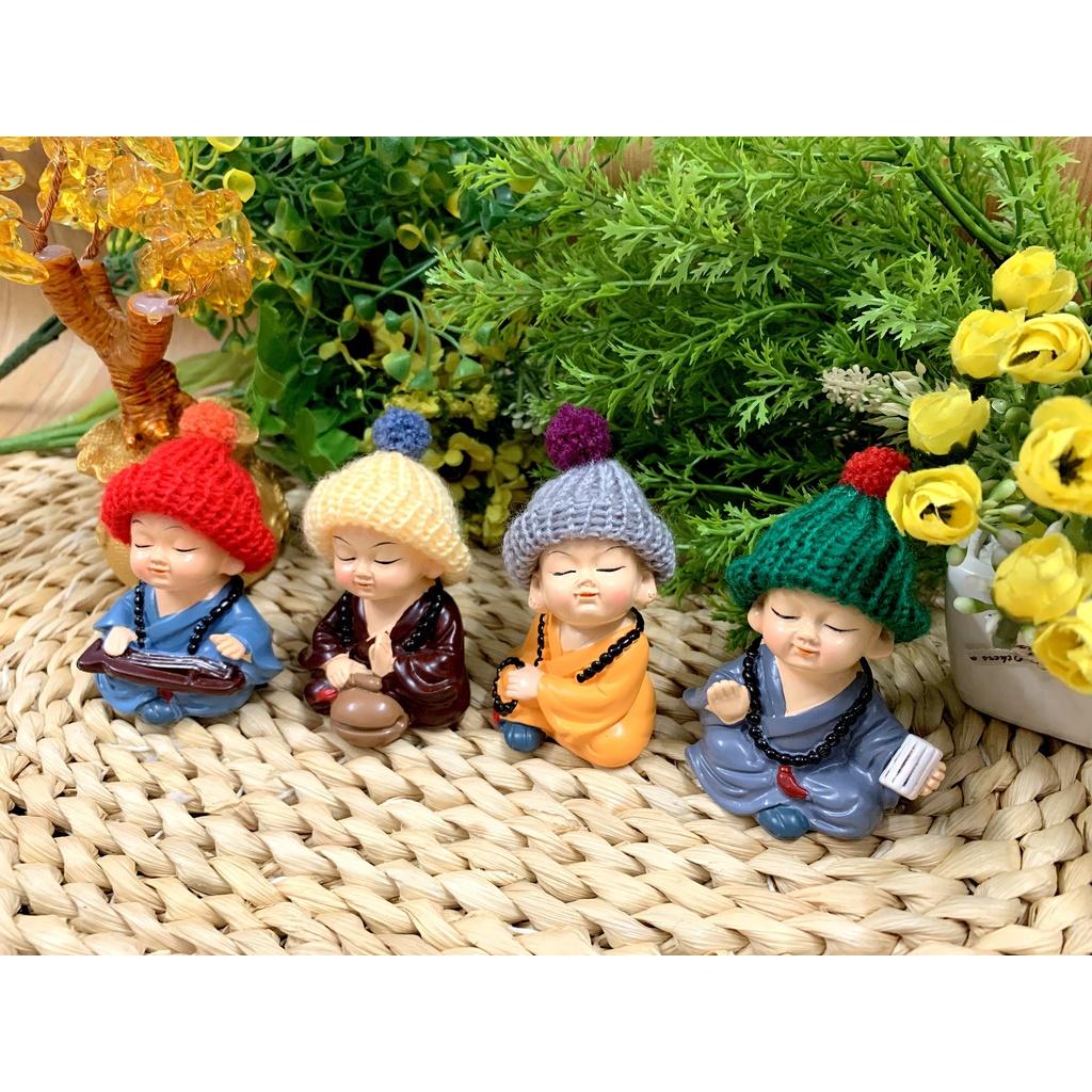 Bộ 4 tượng Chú Tiểu Cầm Kỳ Đội Nón Len