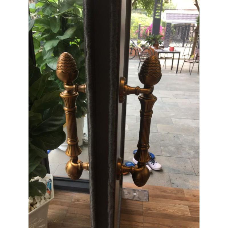 Tay nắm cửa gỗ