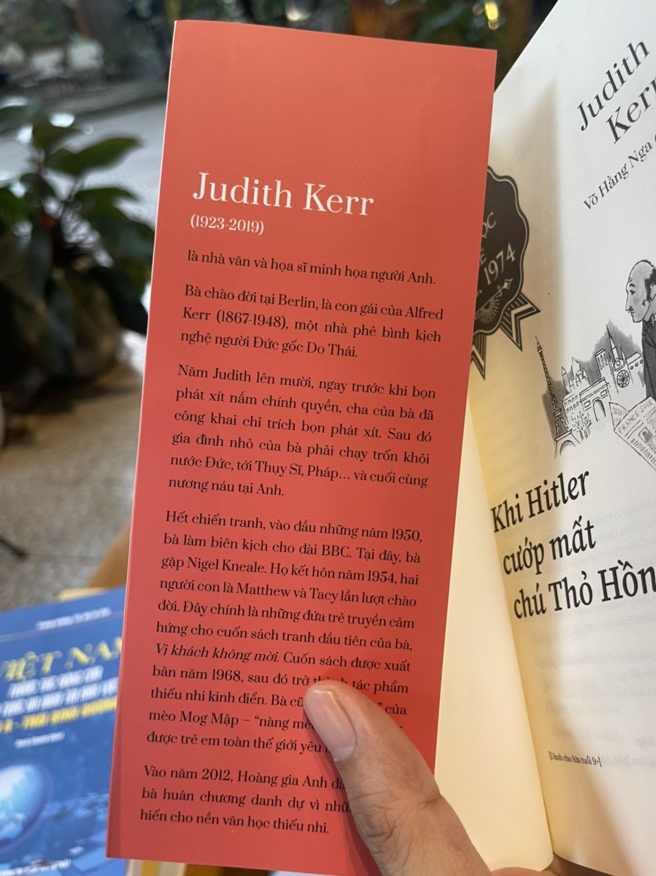 KHI HITLER CƯỚP MẤT CHÚ THỎ HỒNG – Judith Kerr - Võ Hằng Nga dịch - Nxb Kim Đồng