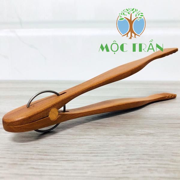 Kẹp gắp thức ăn bằng gỗ xà cừ tự nhiên 27 cm tiện dụng