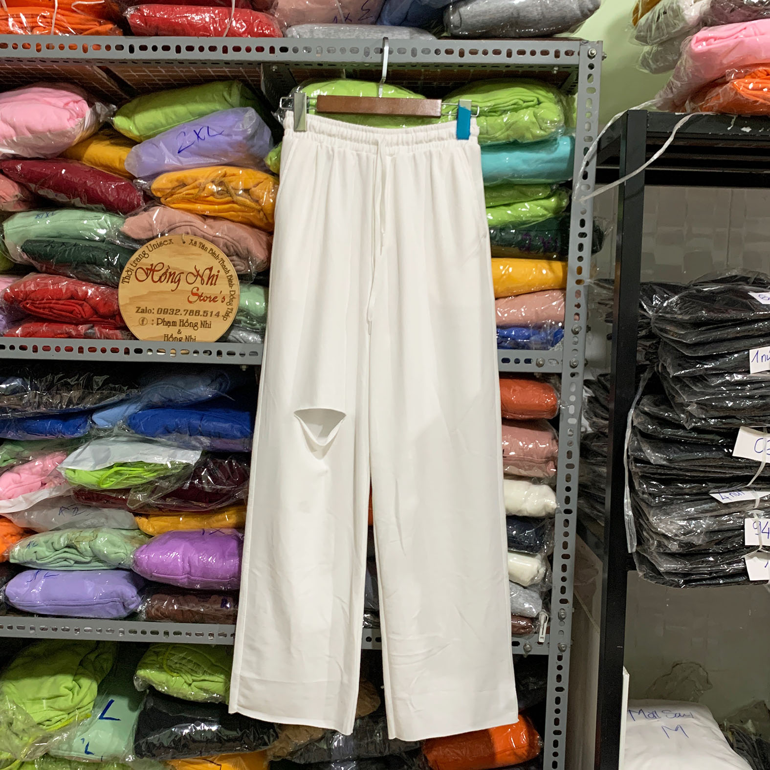 Quần Ống Rộng Rách Gối Màu Trắng Lưng Thun Culottes Ulzzang Unisex - MM