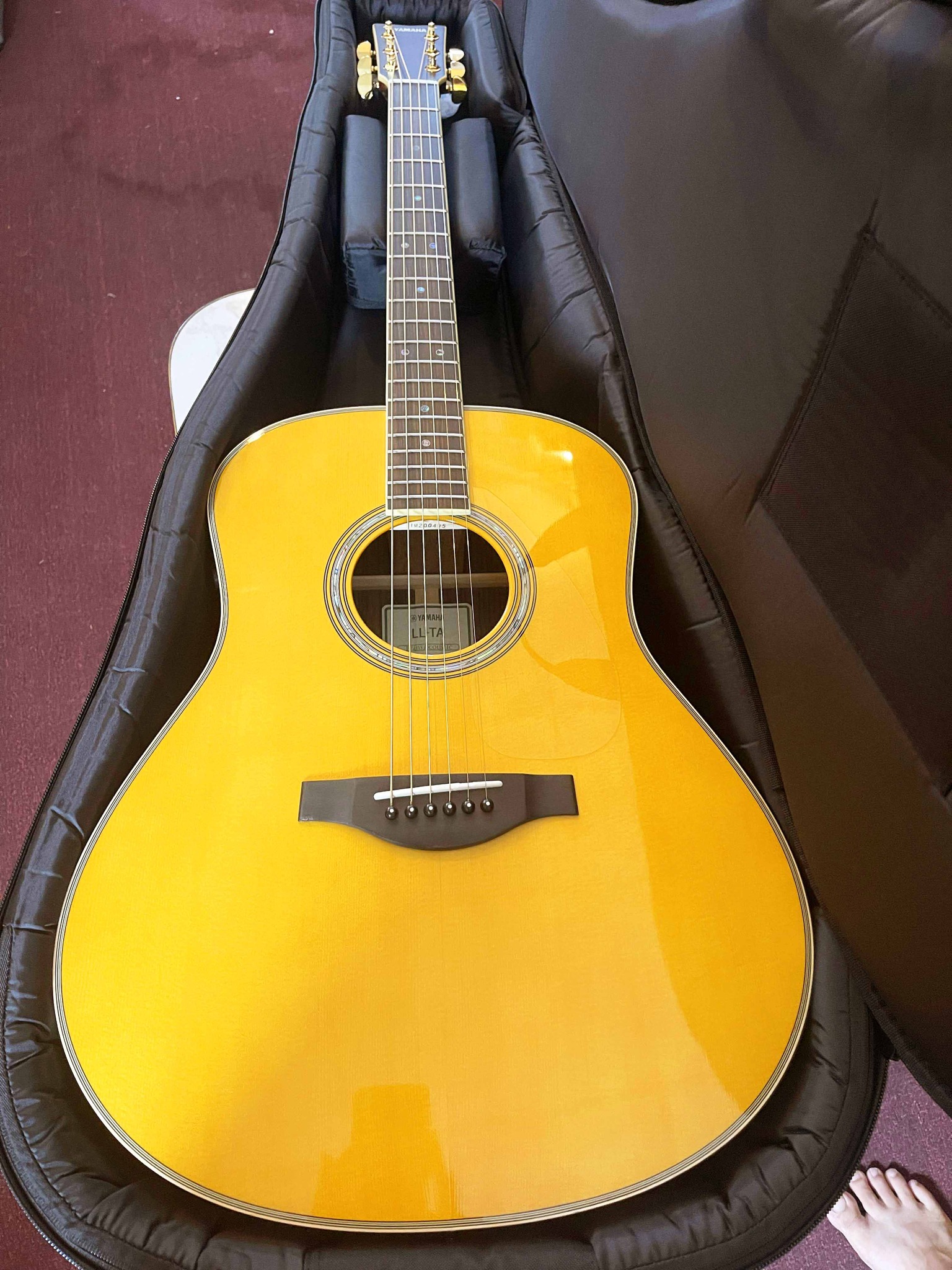 Đàn Guitar Acoustic Yamaha LL-TA (hàng chính hãng)