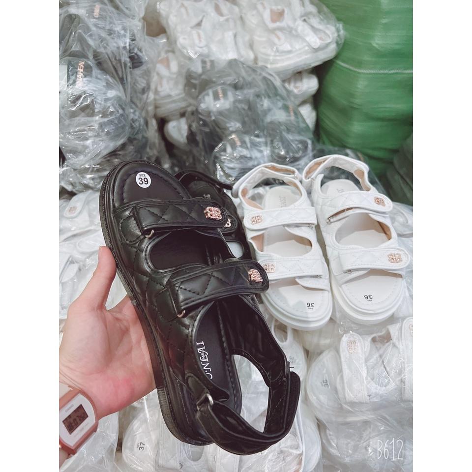 Giày sandal siêu nhẹ 2 quai thêu khoá BB khoá dán điều chỉnh hottrend- dép quai hậu trần trám đièu chỉnh rộng chật