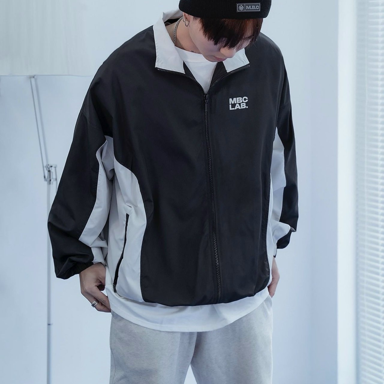 Hình ảnh Áo Khoác Dù Jacket Logo MBC LAB Dù 2 Lớp Unsiex Nam Nữ Thời Trang Trẻ Trung ulzzang