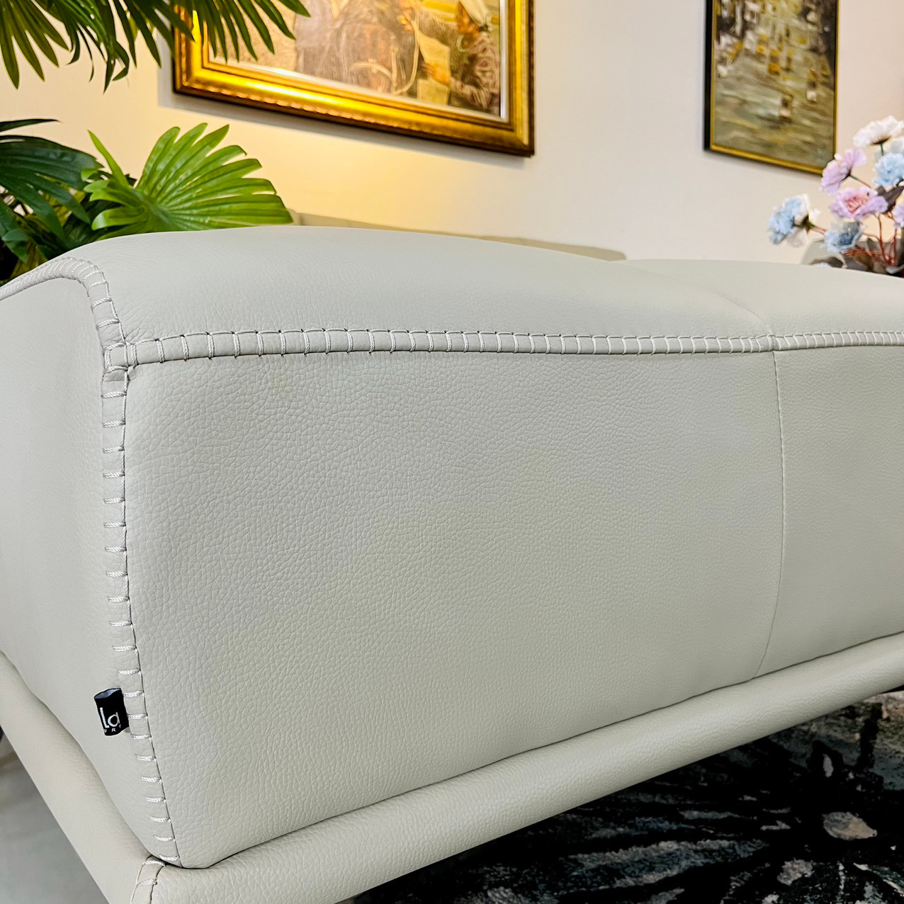 Đôn Sofa Da Bò Tiếp Xúc 1927 Xám Nhạt Alila
