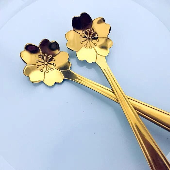 COMBO 10 Thìa Cà Phê INOX MẠ VÀNG Tân cổ điển với họa tiết Hình Hoa mang phong cách quý tộc sang trọng.