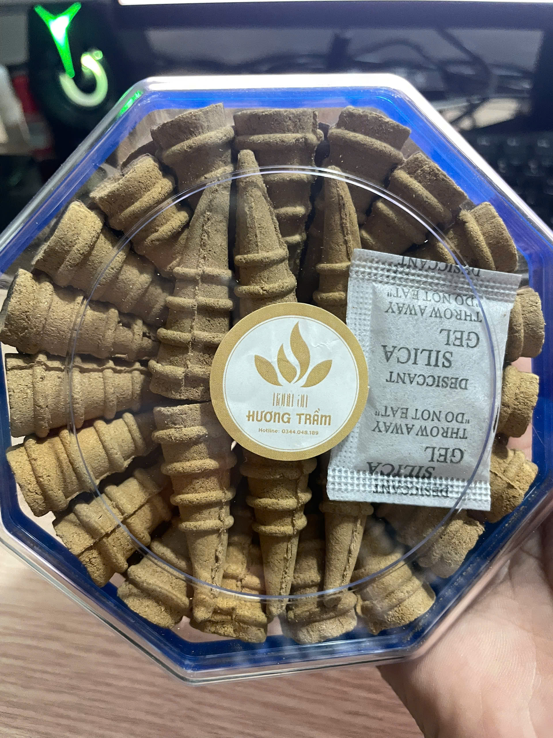 Nụ trầm hương khói ngược nhang sạch xông thơm nhà đón tài lộc hộp 45 nụ Xông Lư Hay Thác Đều Được