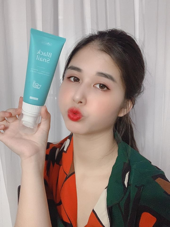 - Sữa rửa mặt Tinh Chất Ốc Sên Đen Hàn Quốc Black-Snail
