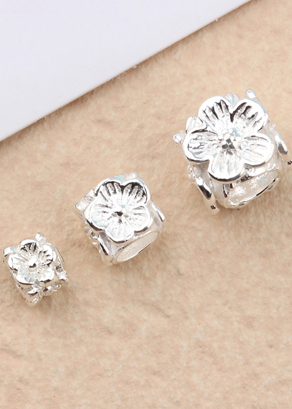 Combo charm bạc trắng chặn hạt hình vuông hoa 4 mặt - Ngọc Quý Gemstones
