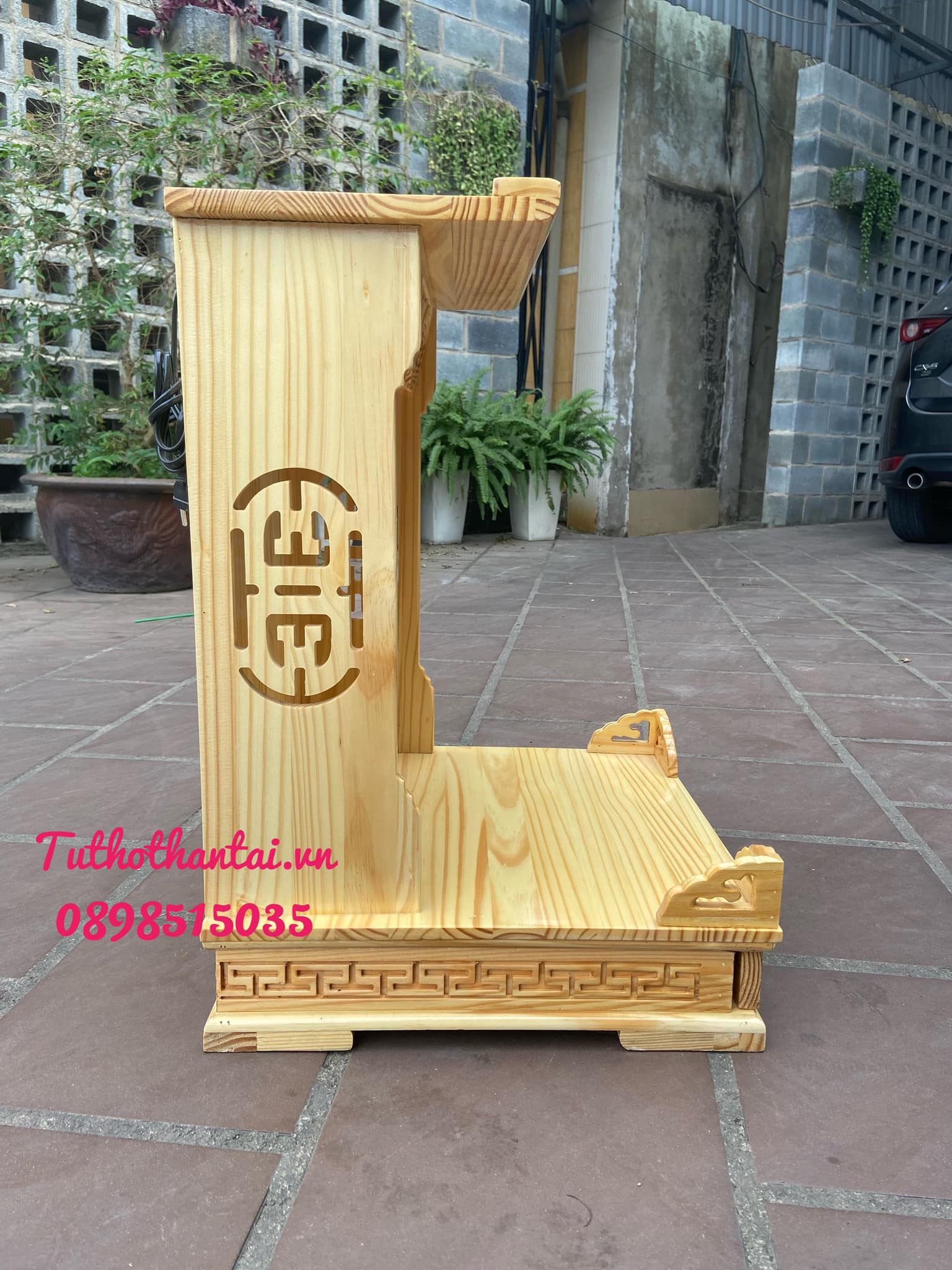 Bàn thờ thần tài ông địa mẫu hiện đại