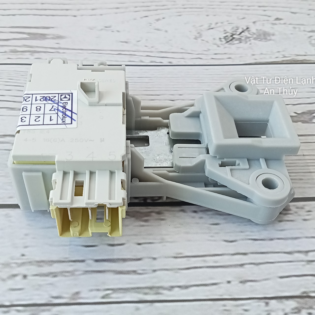Công tắc khóa cửa máy giặt cho Electrolux 3 chân dẹt 10932, 12942 hàng hãng