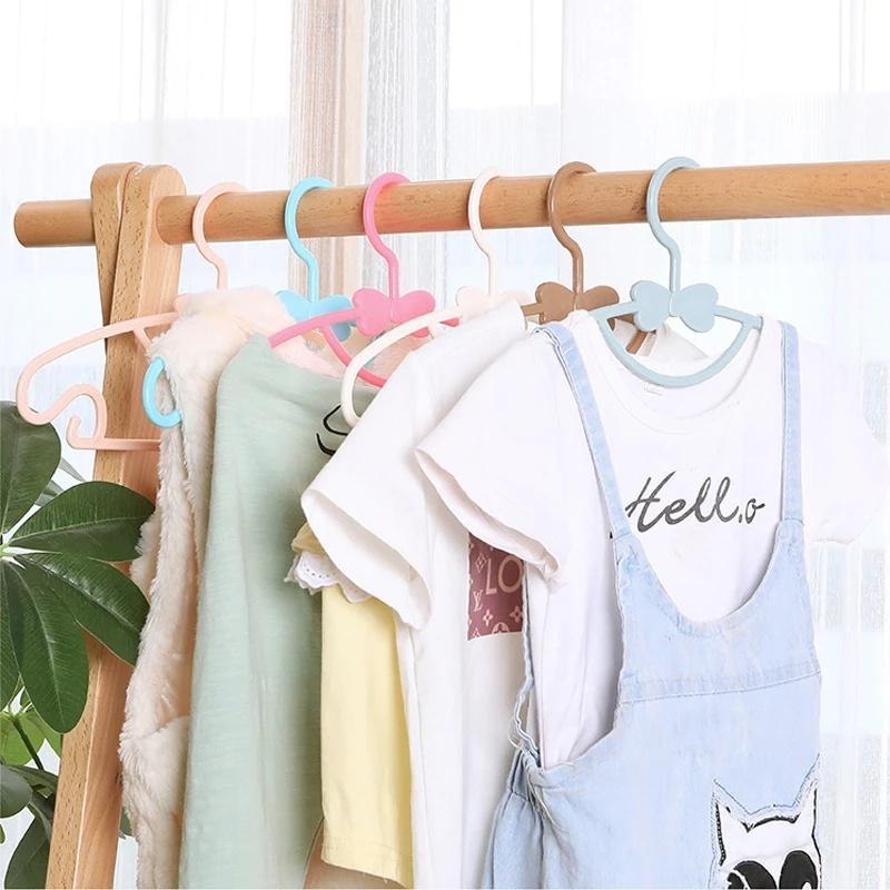 Set 5 / 20 Móc Nhựa Treo Quần Áo Chống Gió Tiện Lợi
