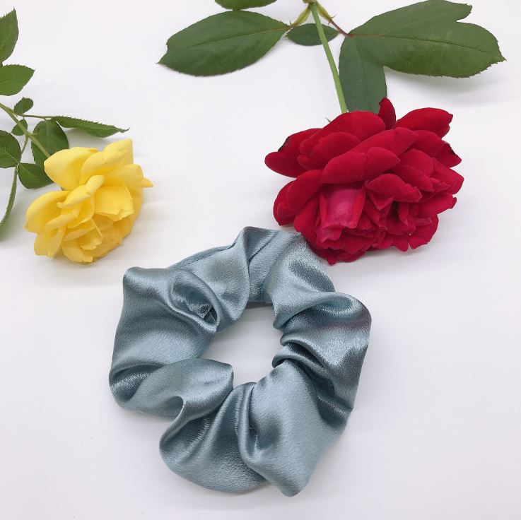 Combo 2 Dây Chun Buộc Tóc Scrunchies Vải Lụa Xinh Xắn (màu ngẫu nhiên)