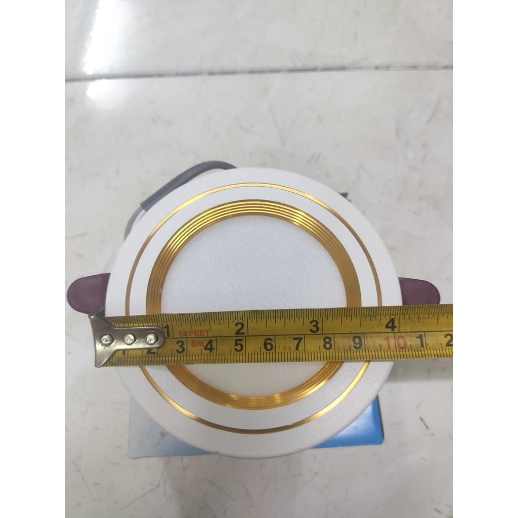 Âm trần 6w có 3 chế độ ánh sáng trắng , vàng và trung tính