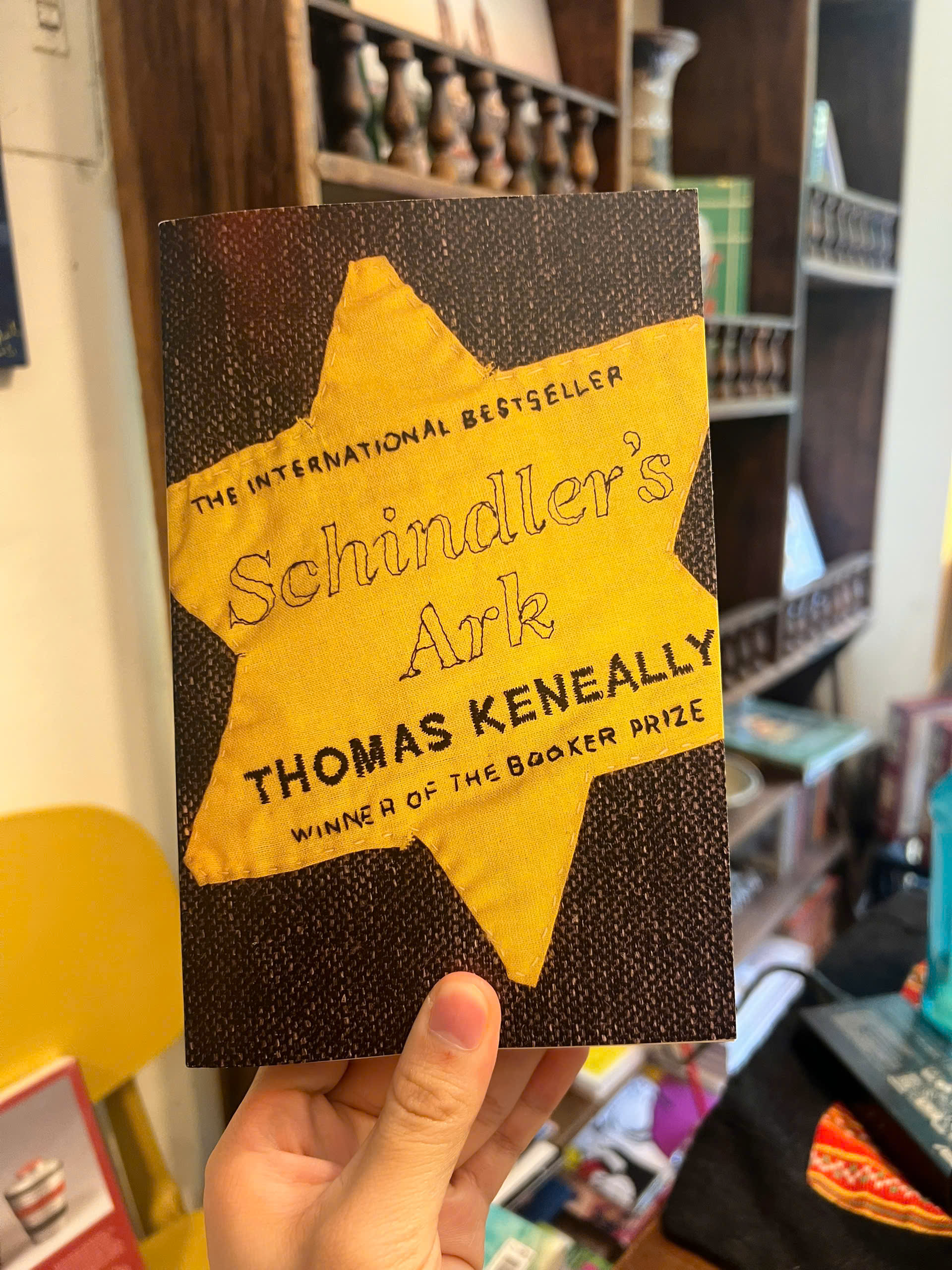 Sách - Schindler's Ark by Thomas Keneally | History / Booker Prize Winner / Ngoại văn Lịch sử