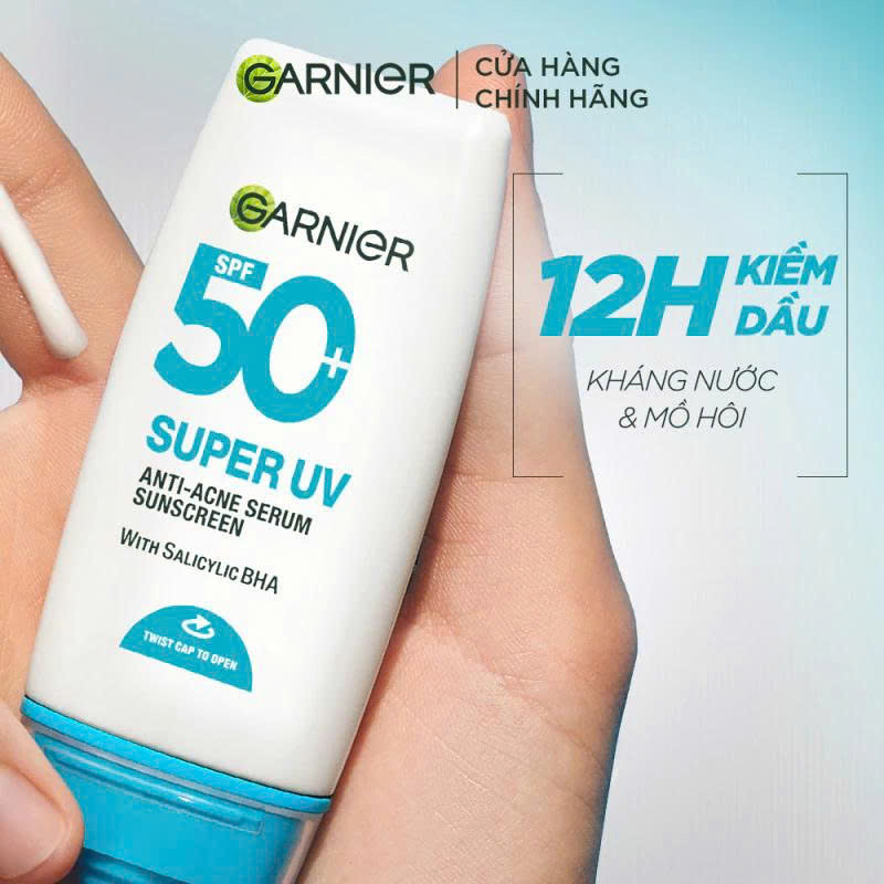 Kem Chống Nắng Garnier Phổ Rộng Kiềm Dầu Đến 12H &amp; Hỗ Trợ Giảm Mụn Spf 50+PA++++ 30ML