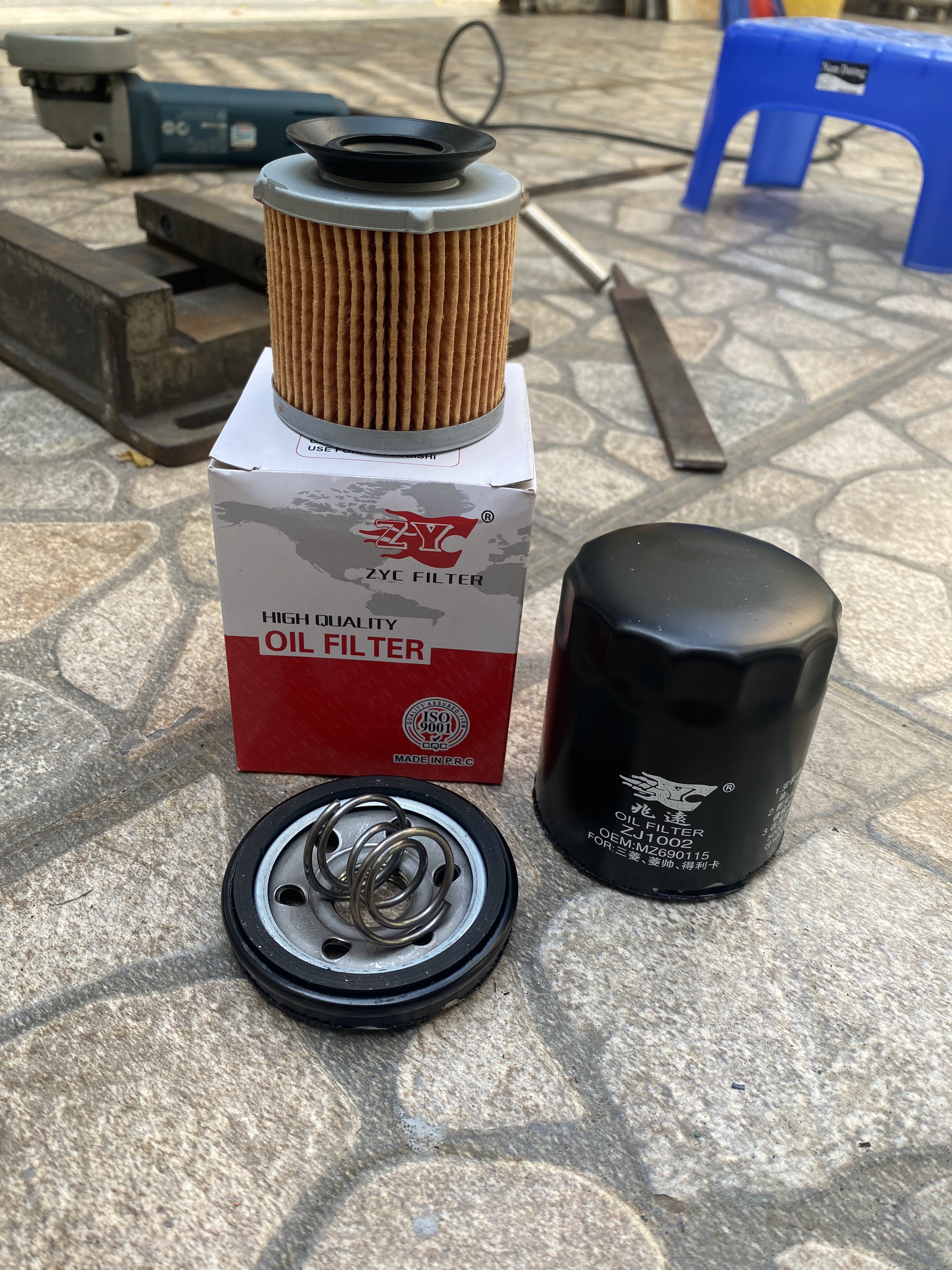 [ZYC Filter] Lọc nhớt Xpander, Attrage, Triton, Outlander, Pajero Sport [ Mã: MZ690115 ]