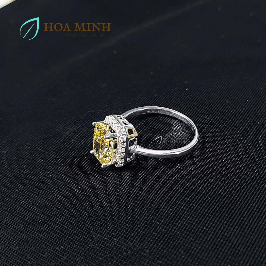 Nhẫn bạc đính đá thạch anh Nam Phi màu vàng shape chữ nhật size 6x8 li bọc xoàn xinh xắn sang trọng
